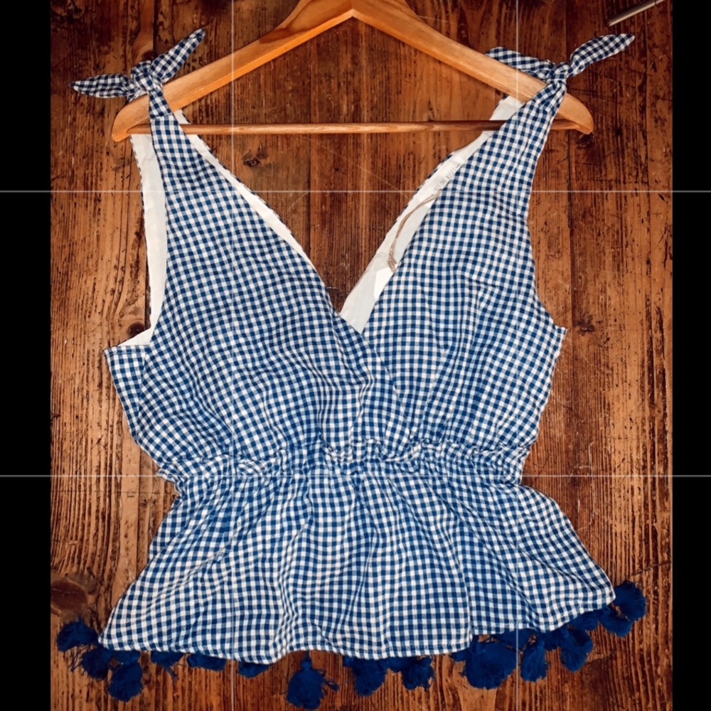 Size Medium Gingham top with tassels